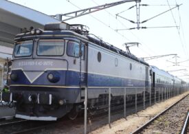 O femeie a murit electrocutată pe un tren şi un tânăr a fost rănit, într-o gară din Suceava