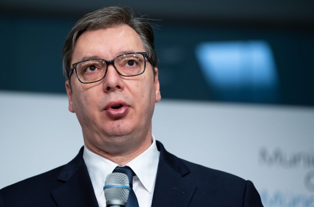Serbia va începe să asambleze roboți umanoizi. Vucic: În două luni vom avea ceva ce nu avea nicio altă țară europeană