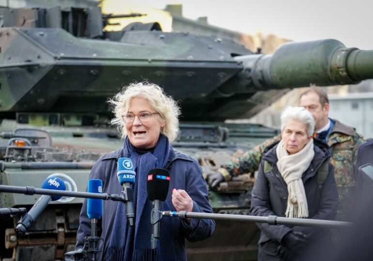 Germania refuză să înarmeze Ucraina, dar trimite un spital de campanie, pentru soldații răniți