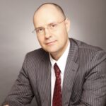 Daniel Anghel - Partener, Liderul departamentului de taxe si consultanta juridica, PwC Romania