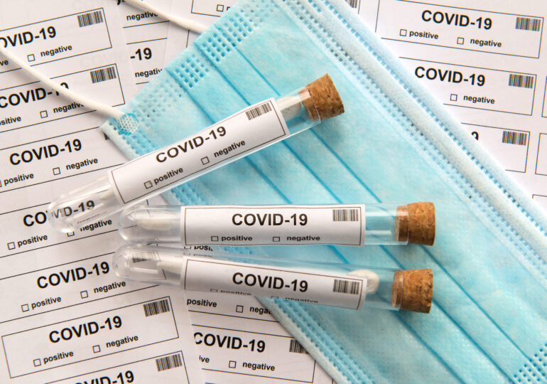 Au fost actualizate definiţiile de caz pentru pacienții Covid: Ce simptome te fac suspect şi cine se poate testa gratuit