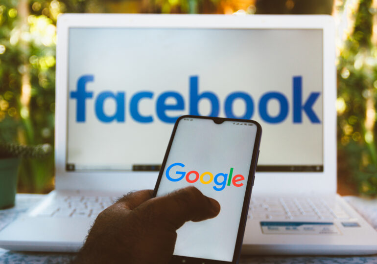 Franţa a dat amenzi record companiilor Google şi Facebook pentru modul de utilizare a datelor