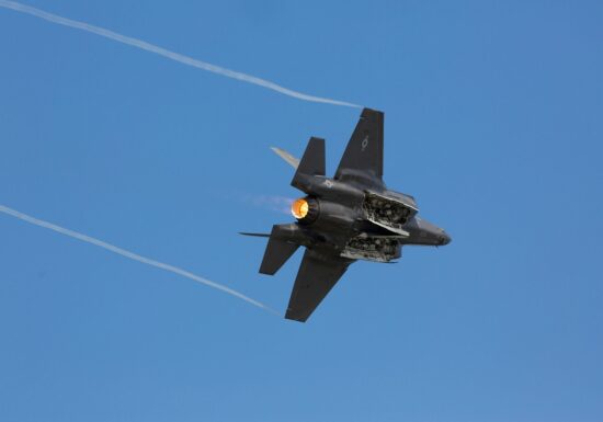 Un avion de luptă F-35 s-a prăbușit la celebra bază „Top Gun” din San Diego (Video)