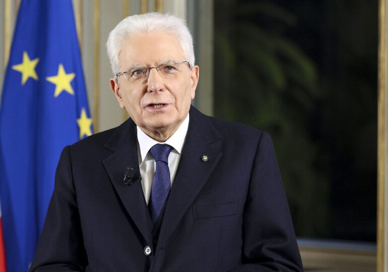 După cinci zile de impas total, partidele din Italia îi cer lui Mattarella să rămână preşedinte