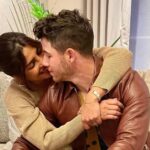 Priyanka Chopra şi Nick Jonas au devenit părinţi cu ajutorul unei mame surogat