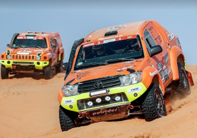 Rezultat istoric la Raliul Dakar: Două echipaje românești au trecut linia de finiș