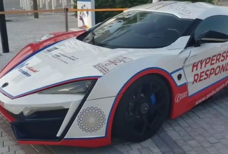 Dubai Expo: A fost prezentată cea mai rapidă și scumpă ambulanță. Are și primul afişaj holografic din lume (Video)