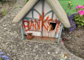 Modelul în miniatură al grajdului lui Banksy, vândut la licitaţie în două minute, pentru o sumă uriașă