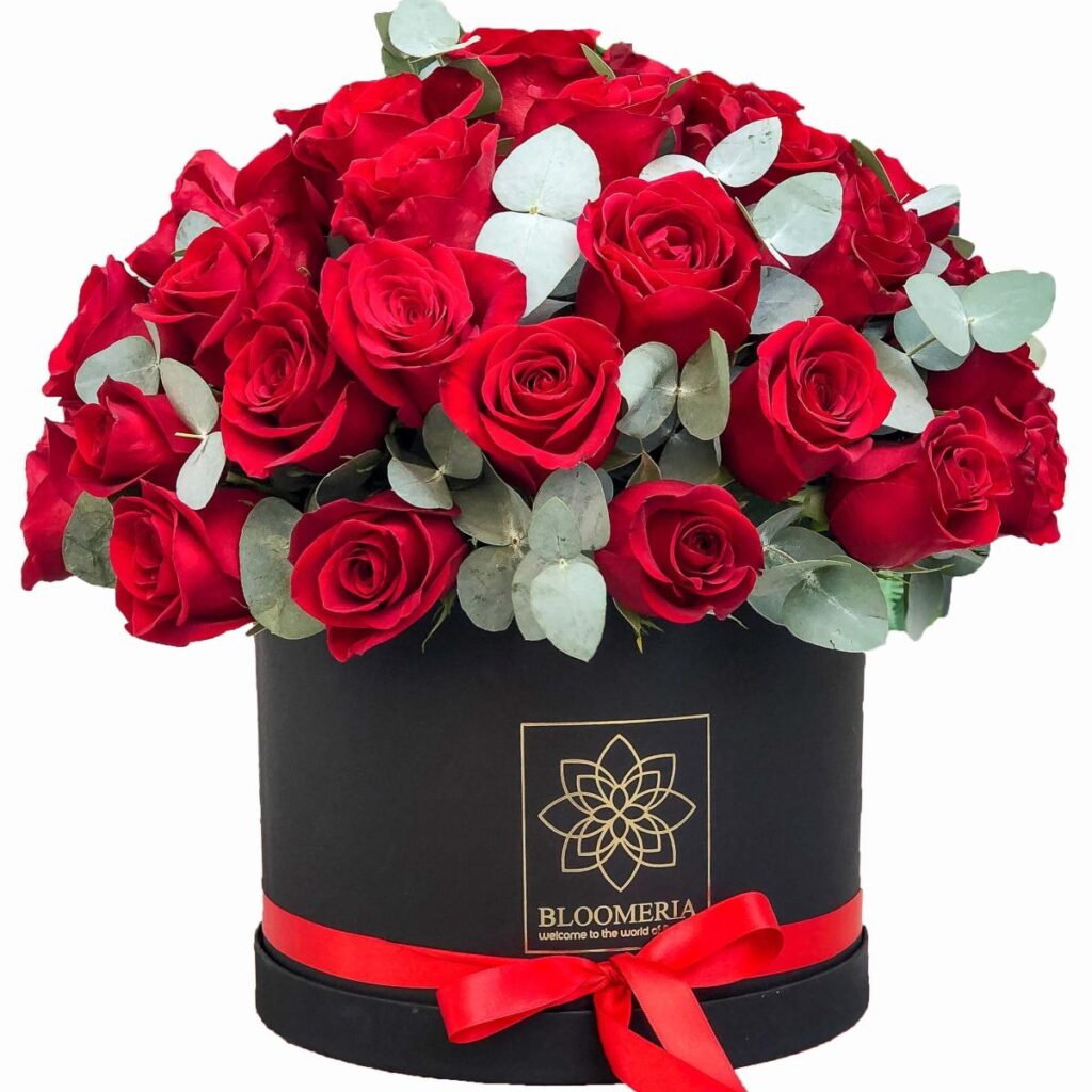cutie-cu-trandafiri-rosii-florarie-bucuresti