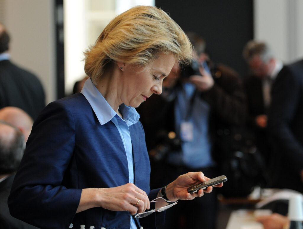 Ursula von der Leyen, în fața moțiunii de cenzură depusă de un român. Premieră din 2014 încoace