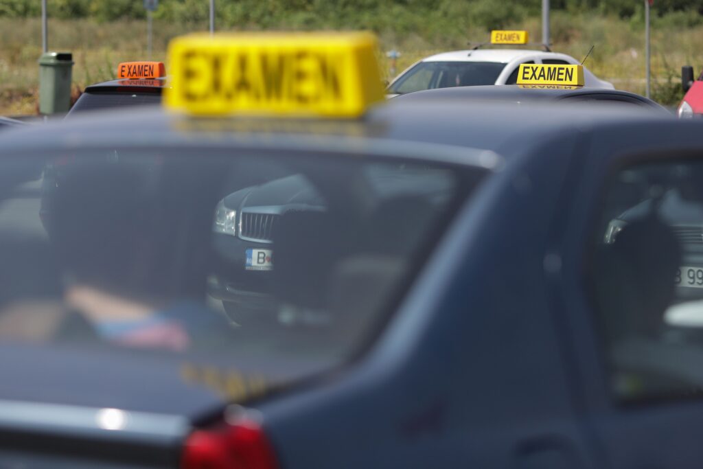 Modificări la obținerea permisului de conducere: când scapi de proba teoretică