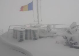 Vreme rea în Bucegi: Gondola care urcă la Cota 2000 e oprită, pârtia Kalinderu 2 s-a închis