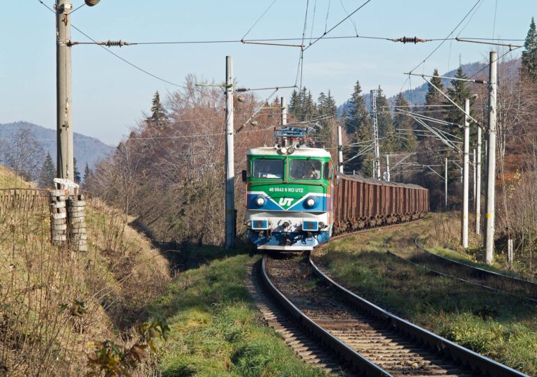 Trei vagoane ale unui tren privat au deraiat, în Galaţi