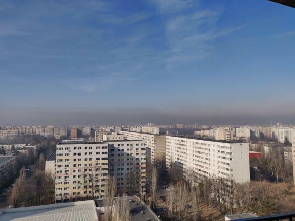 Poluarea aerului e la cotele „rău” și „foarte rău”, dar Ministerul Mediului dă vina pe vremea de afară