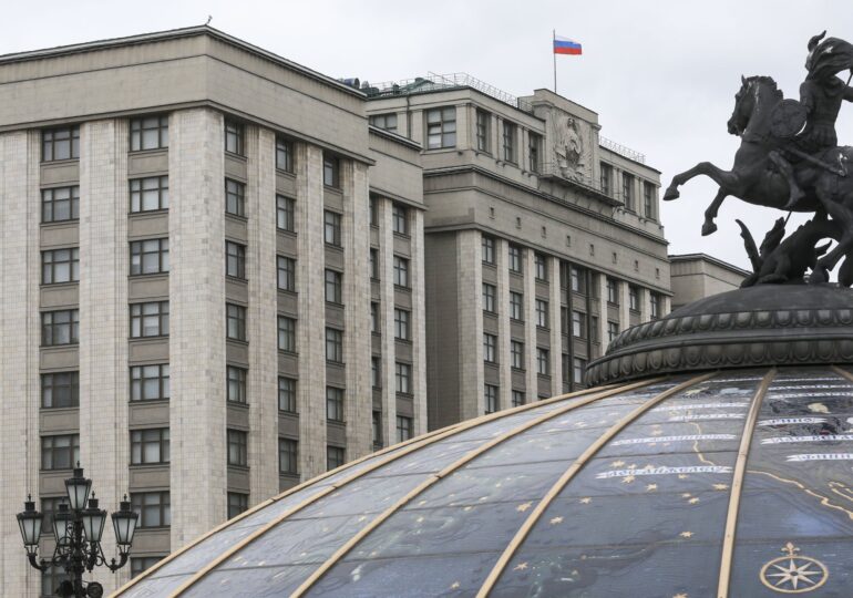 Duma din Rusia îi cere lui Putin să recunoască republicile separatiste Doneţk și Luhansk