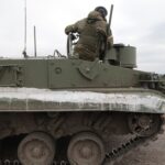 Armata Ucrainei a frânat avansul trupelor invadatoare către Kiev şi anunţă pierderile ruşilor: De la 29 de avioane la peste 5.000 de soldaţi