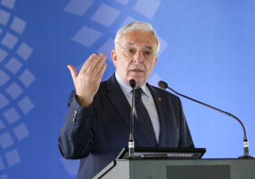 BNR a revizuit în creștere prognoza de inflație. Isărescu avertizează: Ne trebuie guvern. Nu putem să ne descurcăm singuri