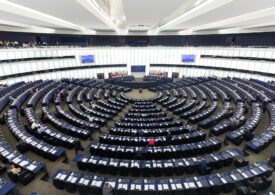 Parlamentul European cere Comisiei să taie rapid fondurile Poloniei şi Ungariei