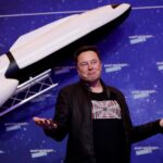 NASA se plânge că nu va mai avea loc în spațiu de Elon Musk