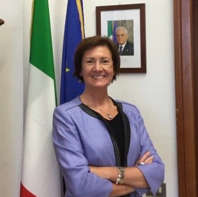Ambasadorul Italiei în Australia a murit după ce a căzut de la balconul locuinței