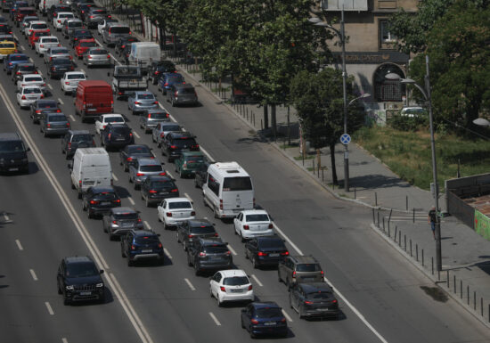 Restricții pentru mașinile de aprovizionare și curierat în București, în orele de vârf - proiect
