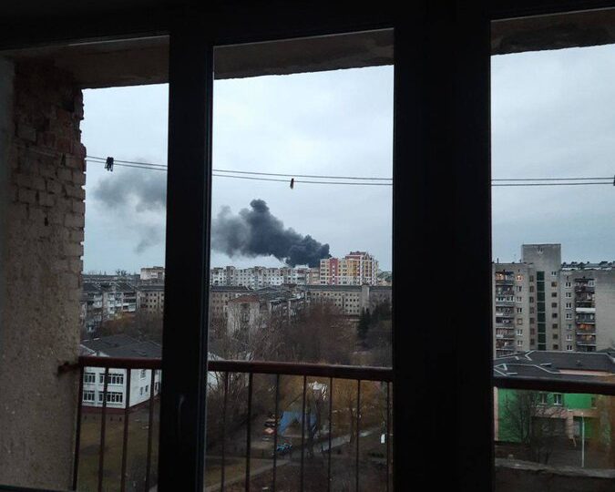 O bază militară aflată la 180 de km de Sighetu Marmației a fost bombardată de ruși (Foto)