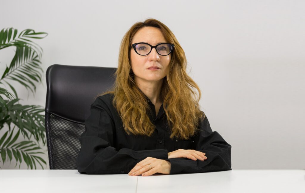 O explicație pentru trecerea pe sub radar a neo-legionarismului care a pus țara pe jar, chiar de la fostul director adjunct SIE, astăzi candidat la președinție