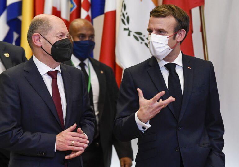 Cancelarul german și Emmanuel Macron merg în Rusia să discute cu Putin: Situația e foarte gravă
