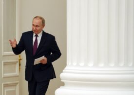 Putin râzând copios la catafalcul ordinii mondiale