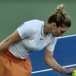 Simona Halep, învinsă în semifinale la Dubai de Ostapenko după o cădere inexplicabilă: A pierdut decisivul cu 6-0