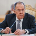 Lavrov dă vina pe SUA pentru războiul din Ucraina și spune că nu se poate negocia serios cu Zelenski: În funcţie de ce bea sau fumează, spune multe