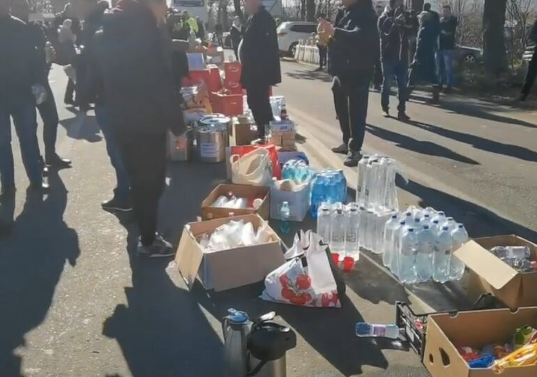 Mai multe microbuze ale DSU vor transporta refugiați din Vama Siret. O a doua tabără mobilă va fi amplasată