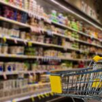 Grecii își fac provizii, patru lanțuri de supermarketuri limitează achiziţiile de făină şi ulei de floarea soarelui