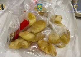 O femeie care a înghițit 1 kilogram de cocaină a fost prinsă pe Aeroportul Otopeni