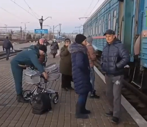 Rostov declară stare de urgență după ce au trecut granița 1.600 de refugiați din Donbass. Liderii separatiști vorbeau de peste 700.000 (Video)