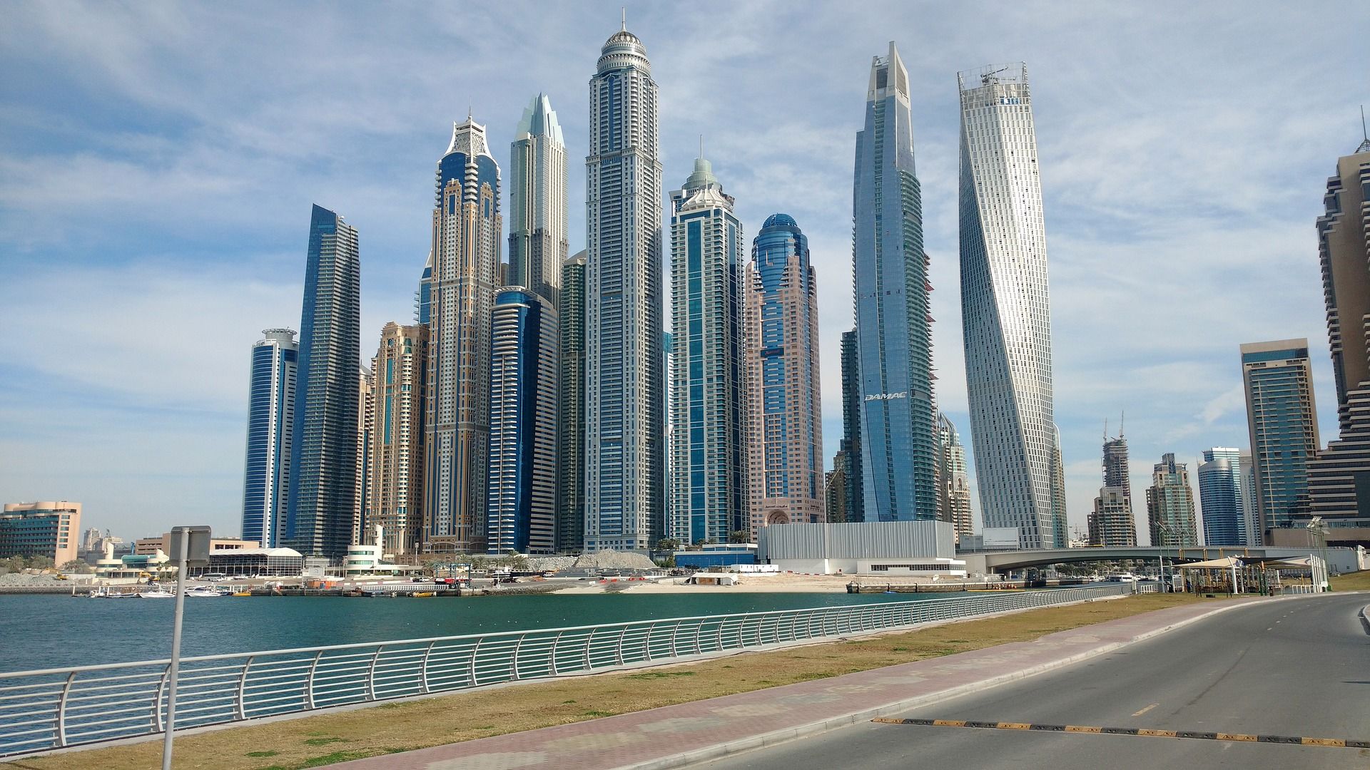 cum s-a îmbogățit Dubai atât de repede)