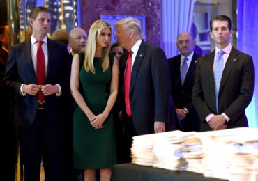 Axios: Trump transformă președinția într-o sursă fără precedent de profit și protecție personală. Miza reală