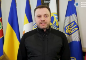 Ministrul de Interne din Ucraina, întâmpinat cu obuze pe linia frontului
