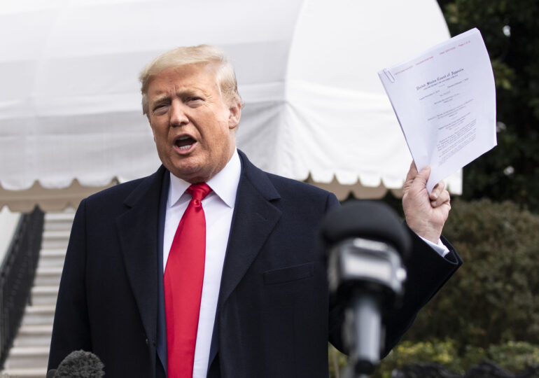 Departamentul de stat al SUA a publicat documentul care justifică percheziţiile la reşedinţa lui Trump. Fostul președinte acuză că este „consistent” editat