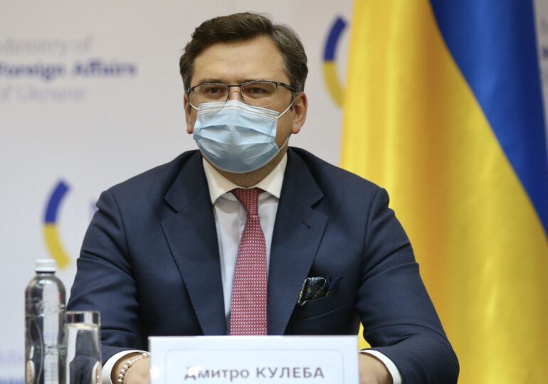 Ucraina cere mai multe arme şi garanţii că va intra în UE