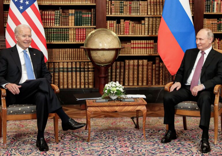 Biden și Putin au vorbit mai mult de o oră pe tema Ucrainei: Dacă Rusia atacă, SUA și aliații vor riposta prin costuri severe