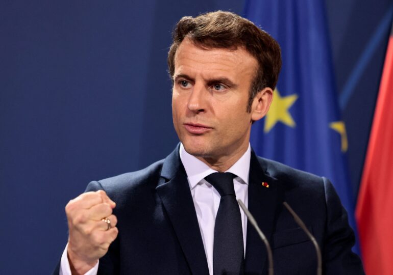Macron anunță renașterea industriei nucleare: Franța va construi până la 14 noi reactoare