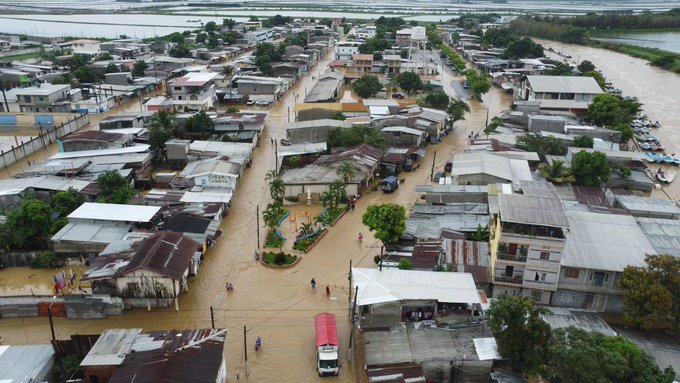 Ecuadorul se confruntă cu cele mai grave inundaţii din ultimii 20 de ani (Foto&Video)