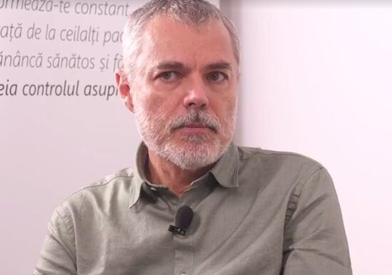 Pericolul telefoanelor la copii: 40% au obezitate, 62% nu dorm bine. Medicul Craiu: E otravă curată înainte de 12 ani!