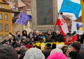 Sute de oameni au protestat în Polonia față de agresiunea Rusiei: Luați mâna de pe Ucraina. Putin, la tribunal! (Galerie foto)