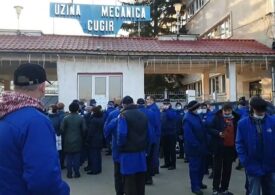 Nou protest la Uzina Mecanică Cugir: Angajaţii fabricii de armament cer măriri de salarii (Video)