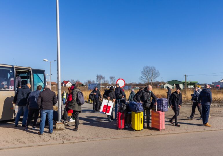 Cum s-au mobilizat românii în ajutorul refugiaților ucraineni: Oferă cazare și transport gratuit sau joburi, pentru cei care fug din calea rușilor