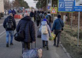 Români care au fugit din zona Harkov stau de 10 ore blocați în Vama Porubne-Siret