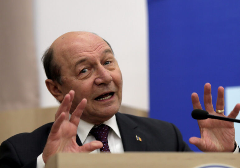 Traian Băsescu, amendat după ce a vorbit de ”clanuri țigănești de tip mafiot”