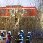 Două trenuri s-au ciocnit în apropiere de Munchen: Un mort şi zeci de răniţi (Video)